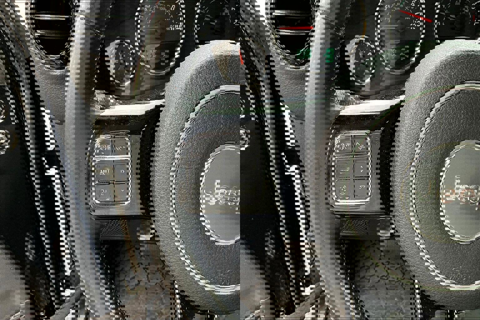 Used 2015 Jeep Wrangler Altitude image 12