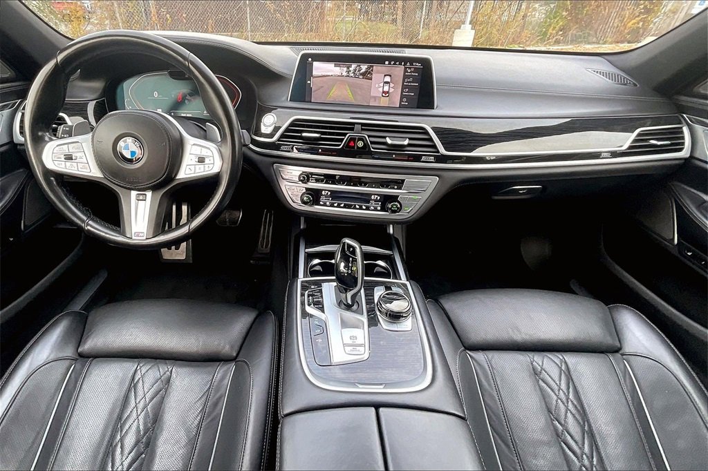 Used 2022 BMW 750i xDrive w/ Executive Package image 15