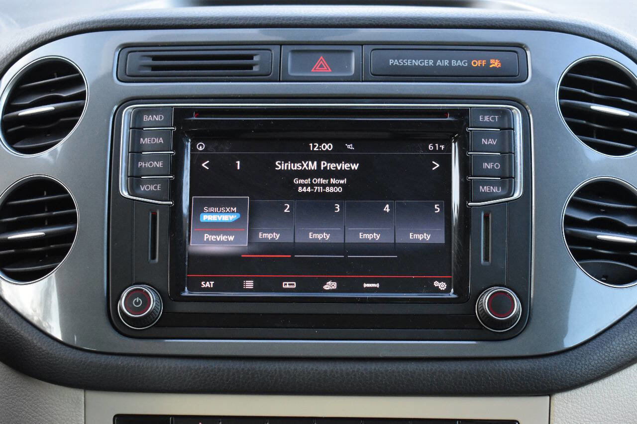 Used 2016 Volkswagen Tiguan SE image 23