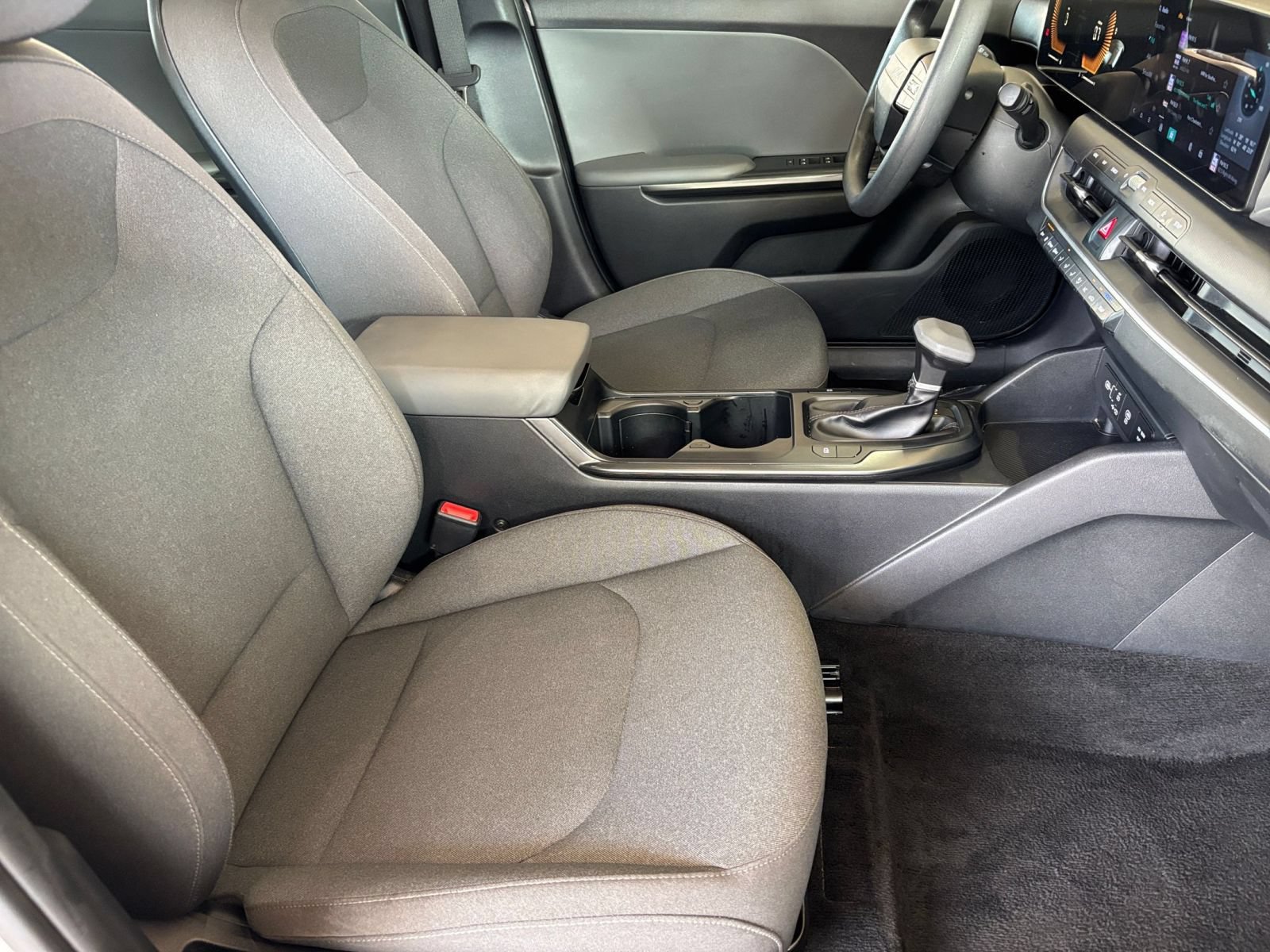 Used 2025 Kia K4 FWD image 34