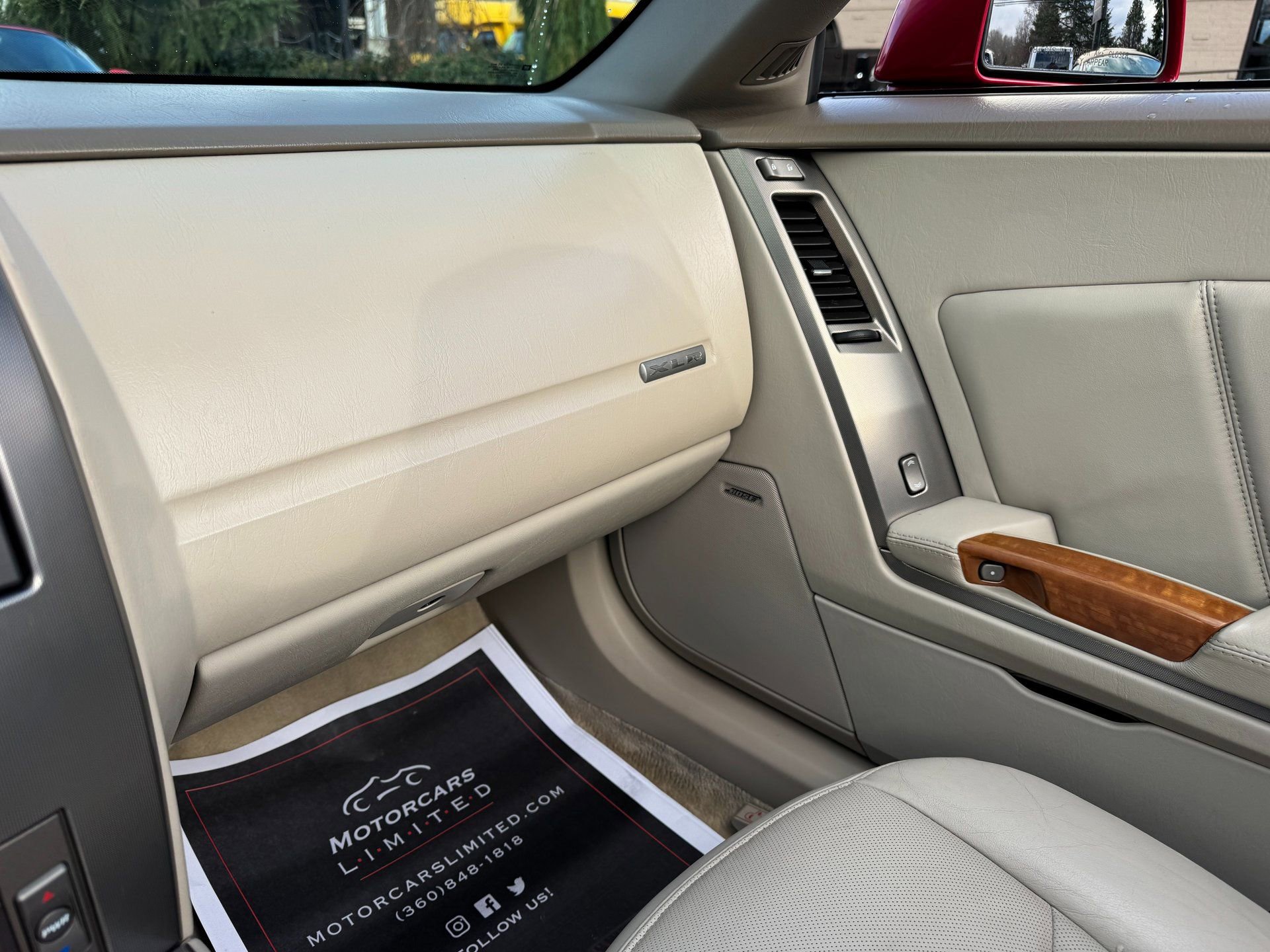 Used 2005 Cadillac XLR image 35