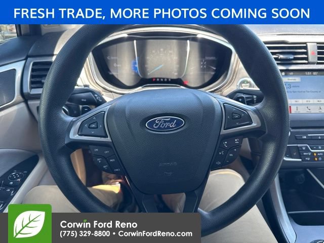 Certified 2017 Ford Fusion SE w/ Fusion SE Technology Package FWD image 15