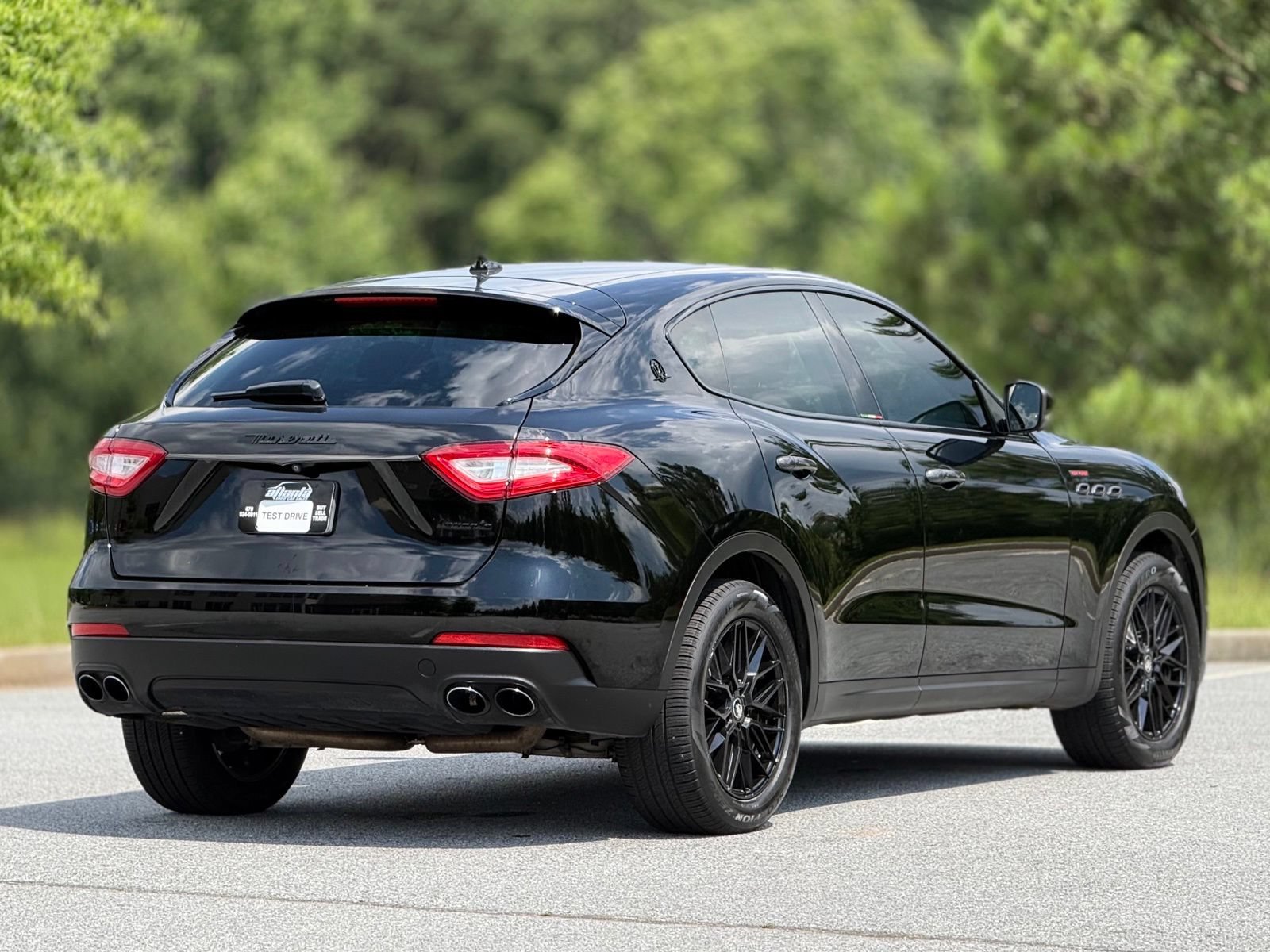 Used 2017 Maserati Levante AWD/4WD image 11