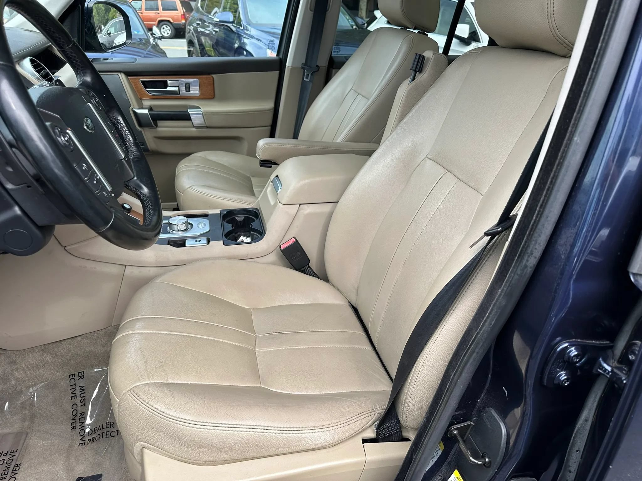 Used 2016 Land Rover LR4 HSE Silver Edition AWD/4WD image 24