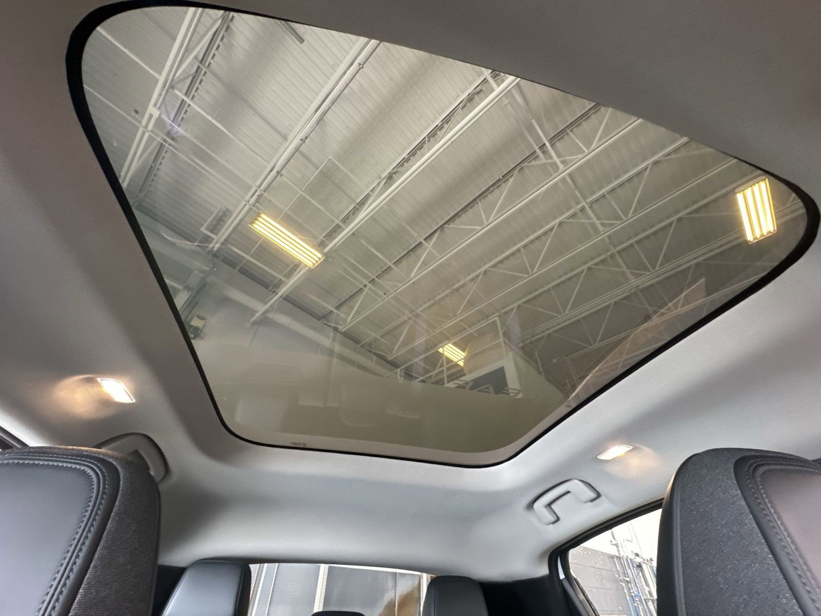 New 2026 Nissan Leaf Platinum+ w/ Cargo Package (Platinum+) image 19