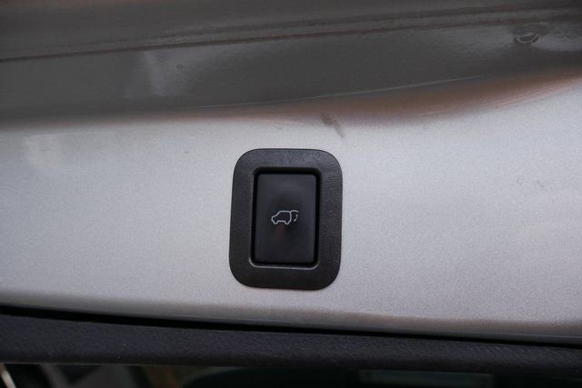 Used 2018 Toyota Highlander Plus image 9