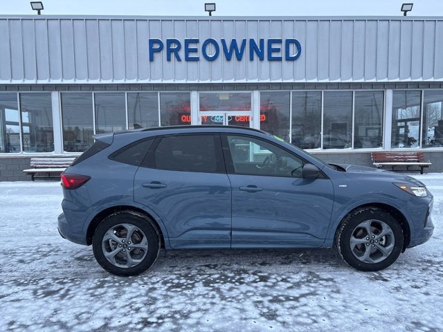 Used 2023 Ford Escape ST-Line image 2