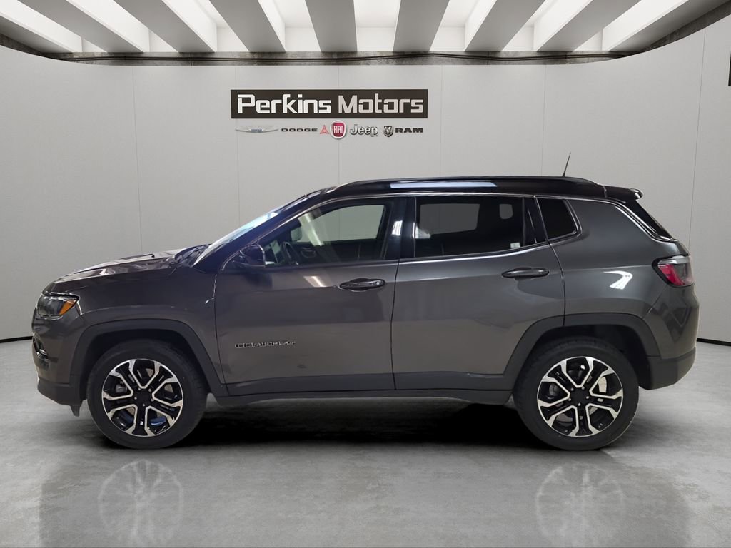 Used 2023 Jeep Compass Limited AWD/4WD image 2