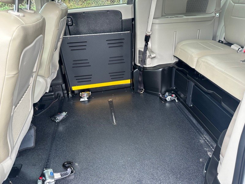 Used 2019 Dodge Grand Caravan SE image 12