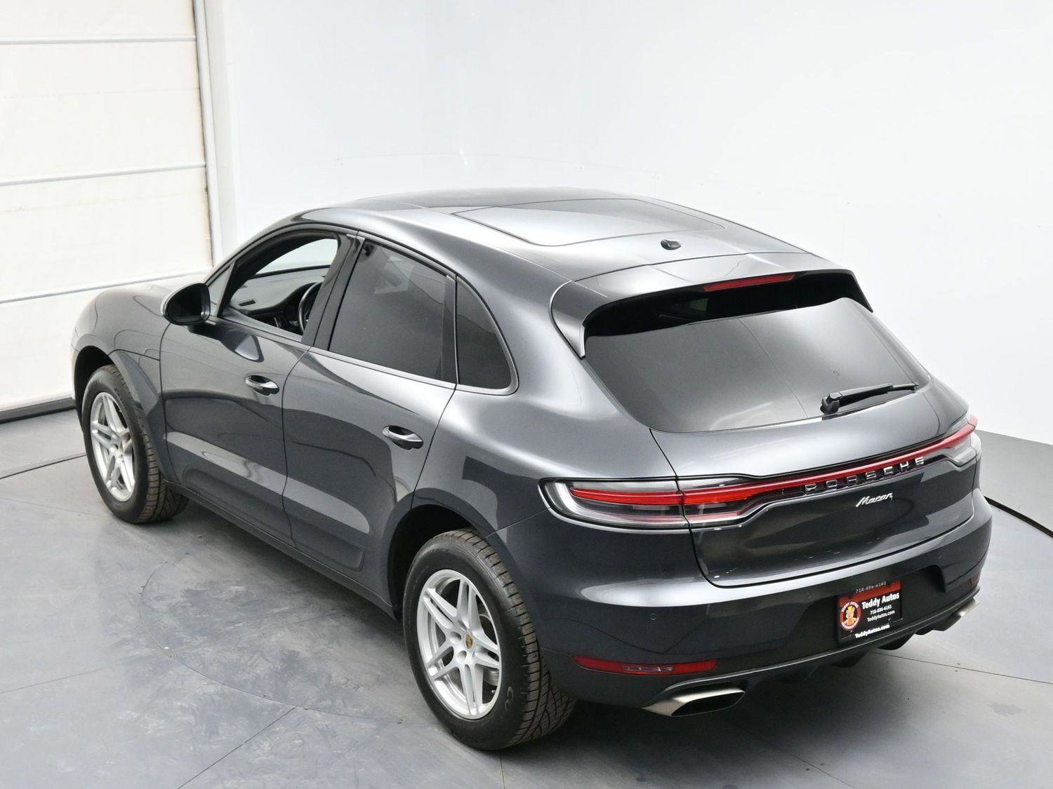 Used 2019 Porsche Macan AWD/4WD image 30