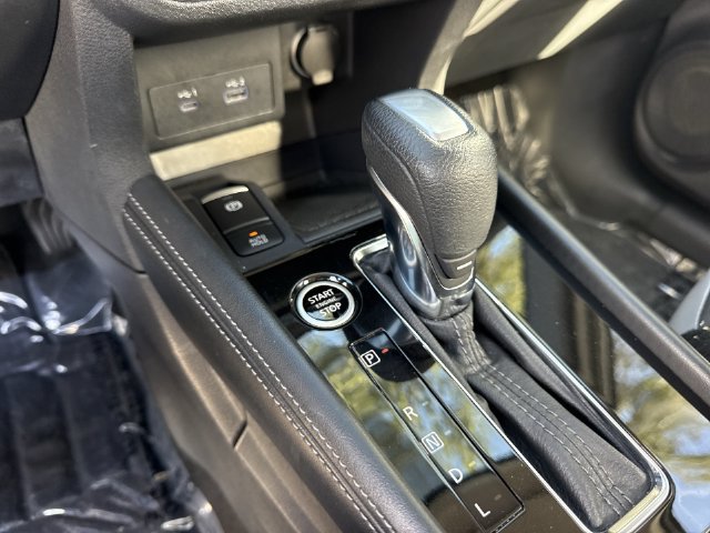 Used 2024 Nissan Kicks SR w/ SR Premium Package FWD image 20