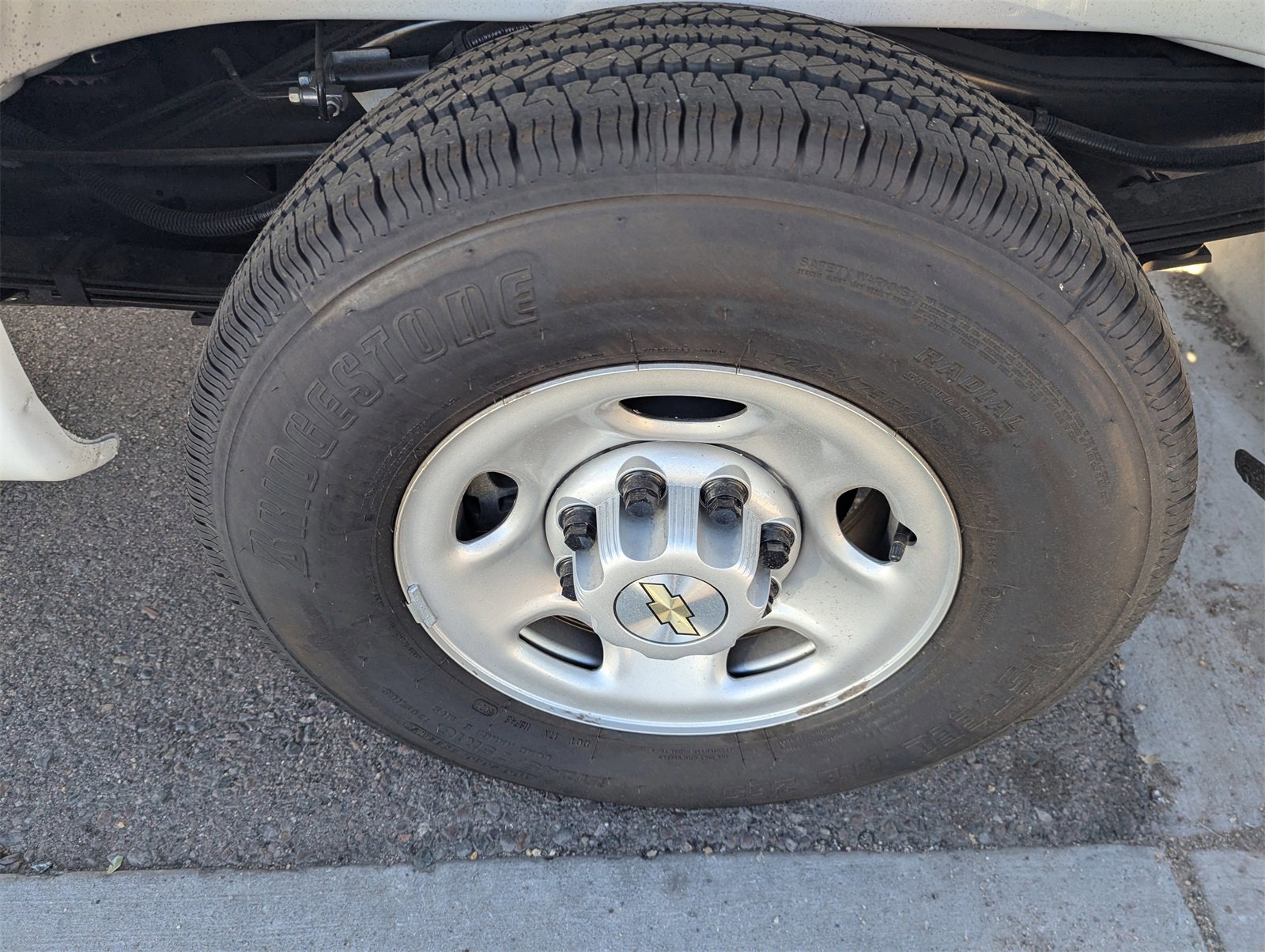 Used 2025 Chevrolet Express 2500 Extended w/ Driver Convenience Package image 9