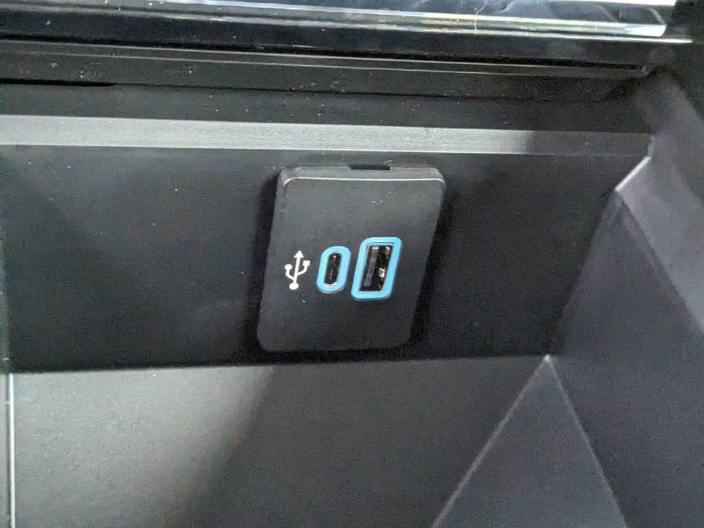 New 2025 Ford F250 Lariat w/ Lariat Ultimate Package image 24