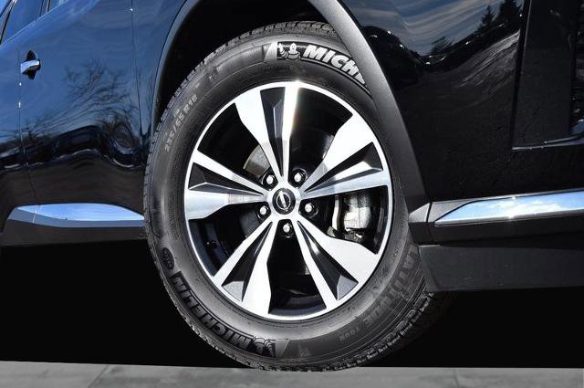 Certified 2024 Nissan Murano SV image 3