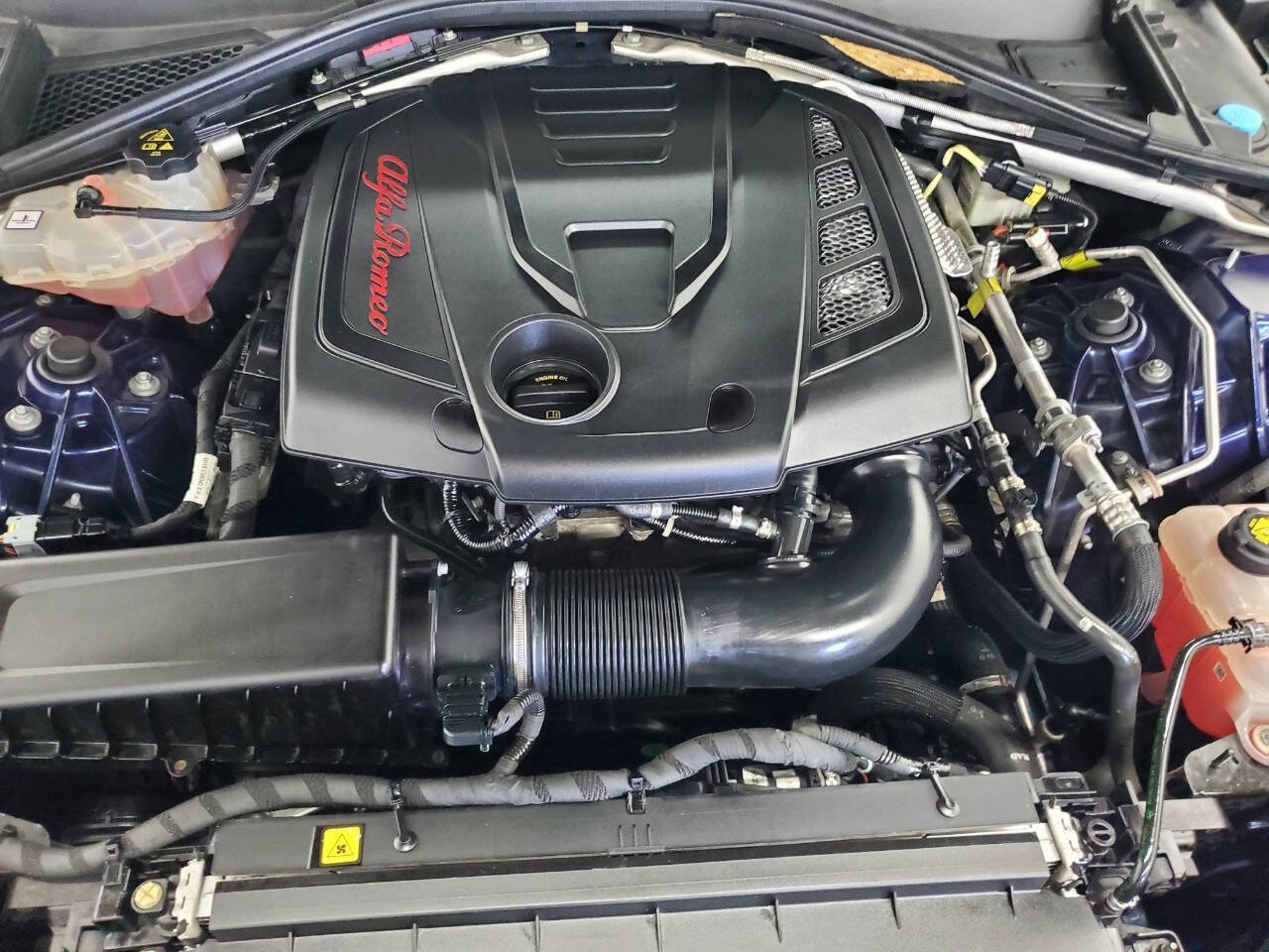 Used 2017 Alfa Romeo Giulia Ti w/ TI 19" Sport Package image 4