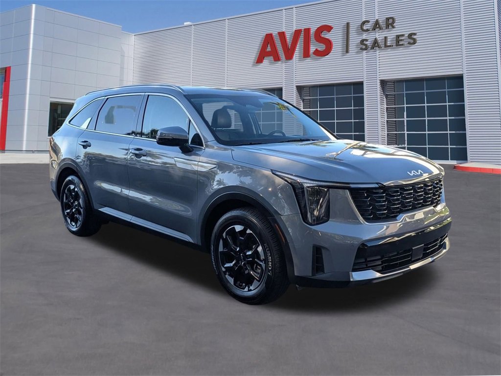 Used 2024 Kia Sorento S image 3