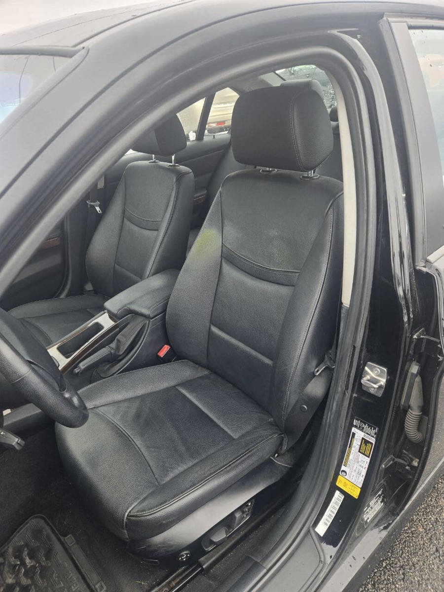 Used 2011 BMW 328i xDrive Sedan image 3