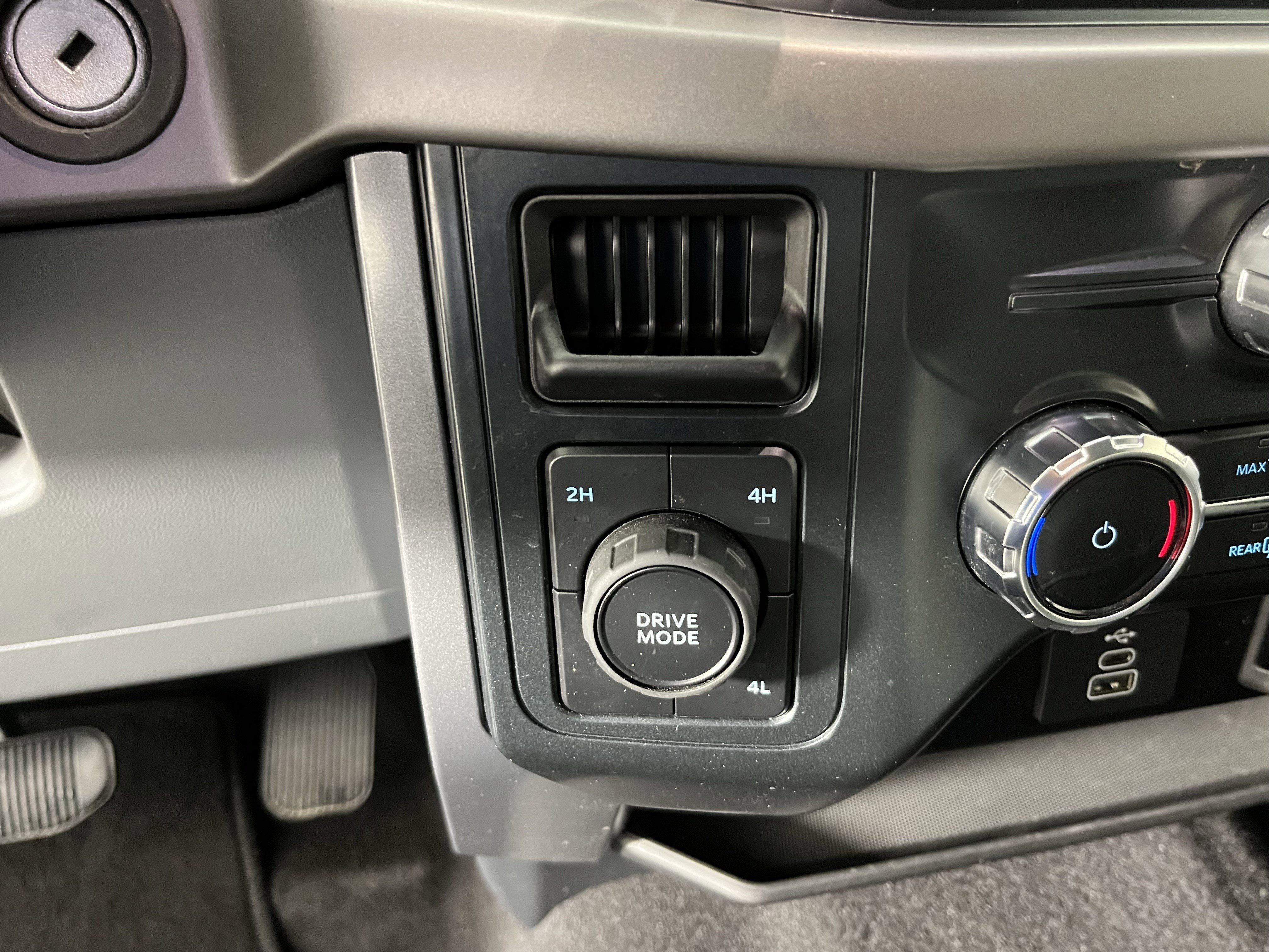 Used 2025 Ford F150 XLT w/ Equipment Group 301A Standard image 19
