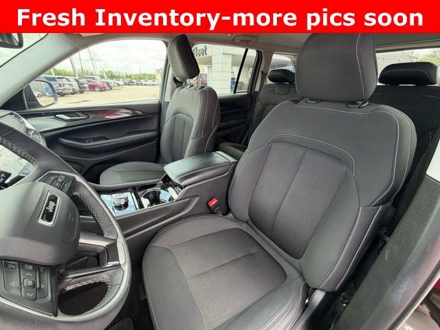 Used 2023 Jeep Grand Cherokee Laredo w/ Luxury Tech Group I image 8