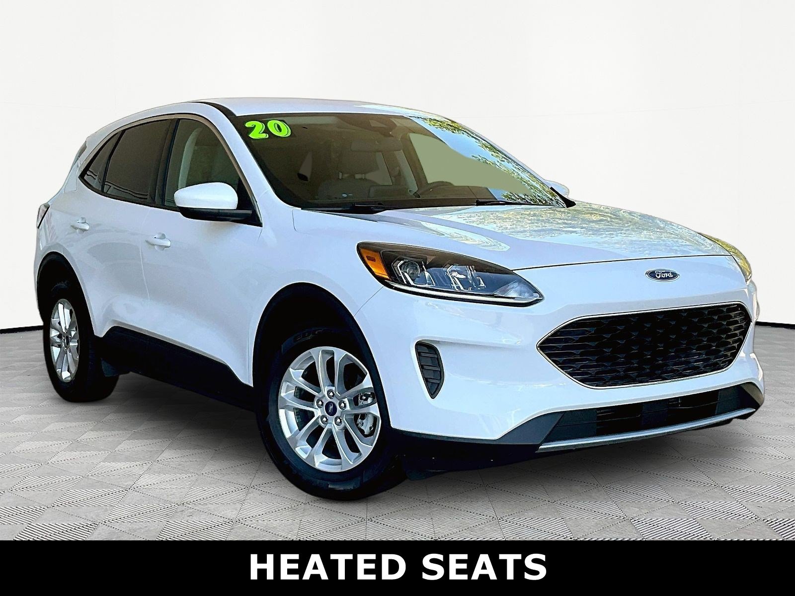 Used 2020 Ford Escape SE FWD image 3