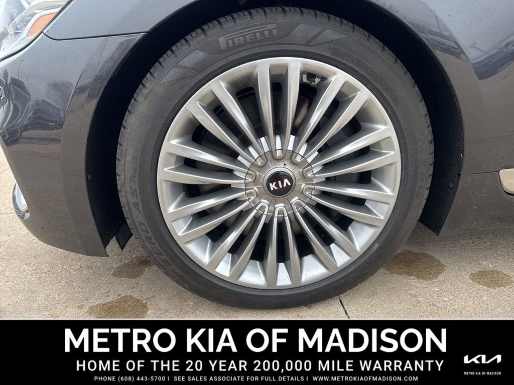 Used 2020 Kia K900 Luxury w/ VIP Package image 11