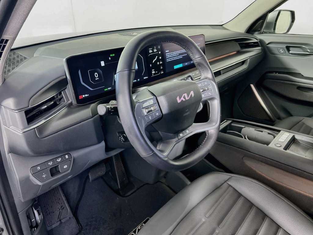 Certified 2024 Kia EV9 Land w/ Towing Package AWD/4WD image 7