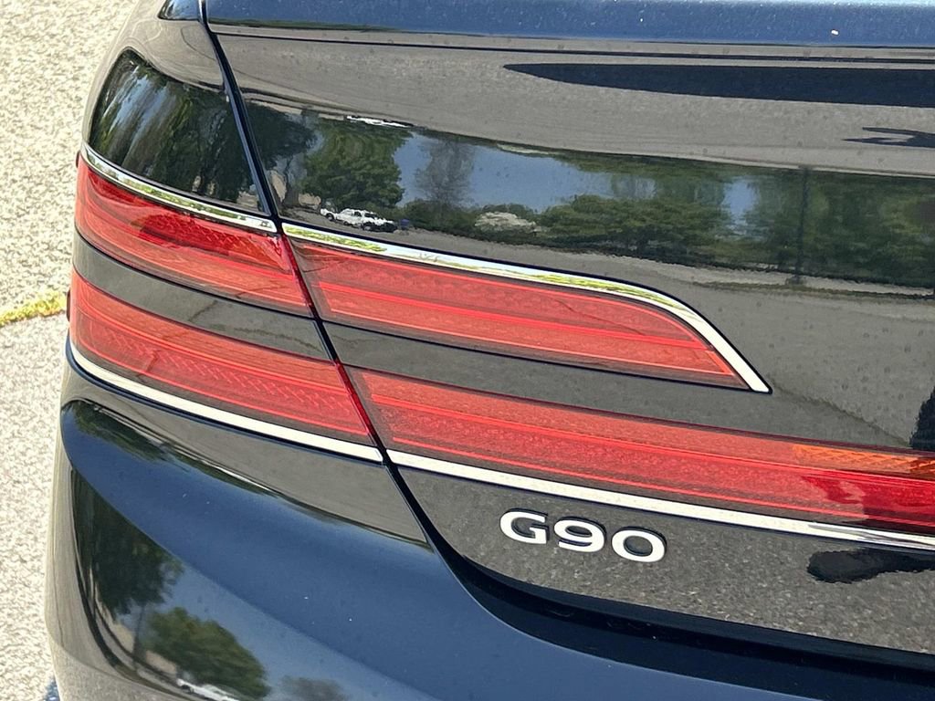 Used 2021 Genesis G90 3.3T Premium image 13