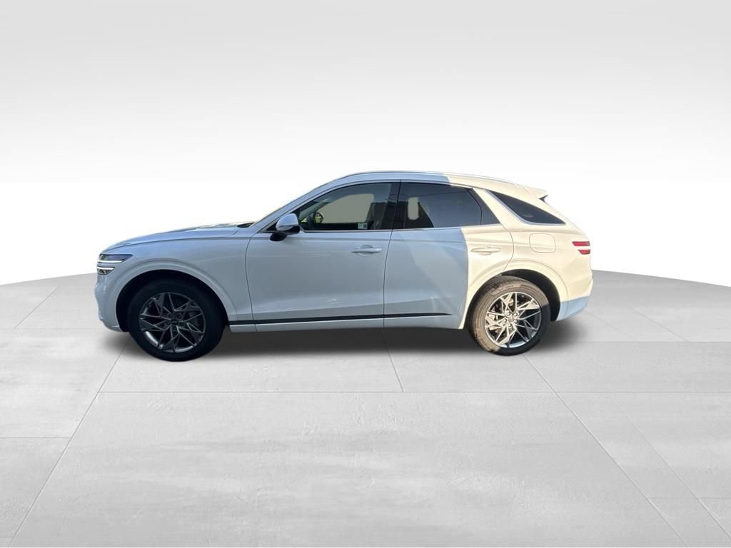 Used 2025 Genesis GV70 2.5T AWD/4WD image 3
