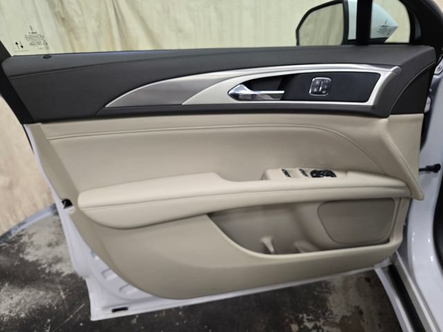 Used 2020 Lincoln MKZ AWD image 13