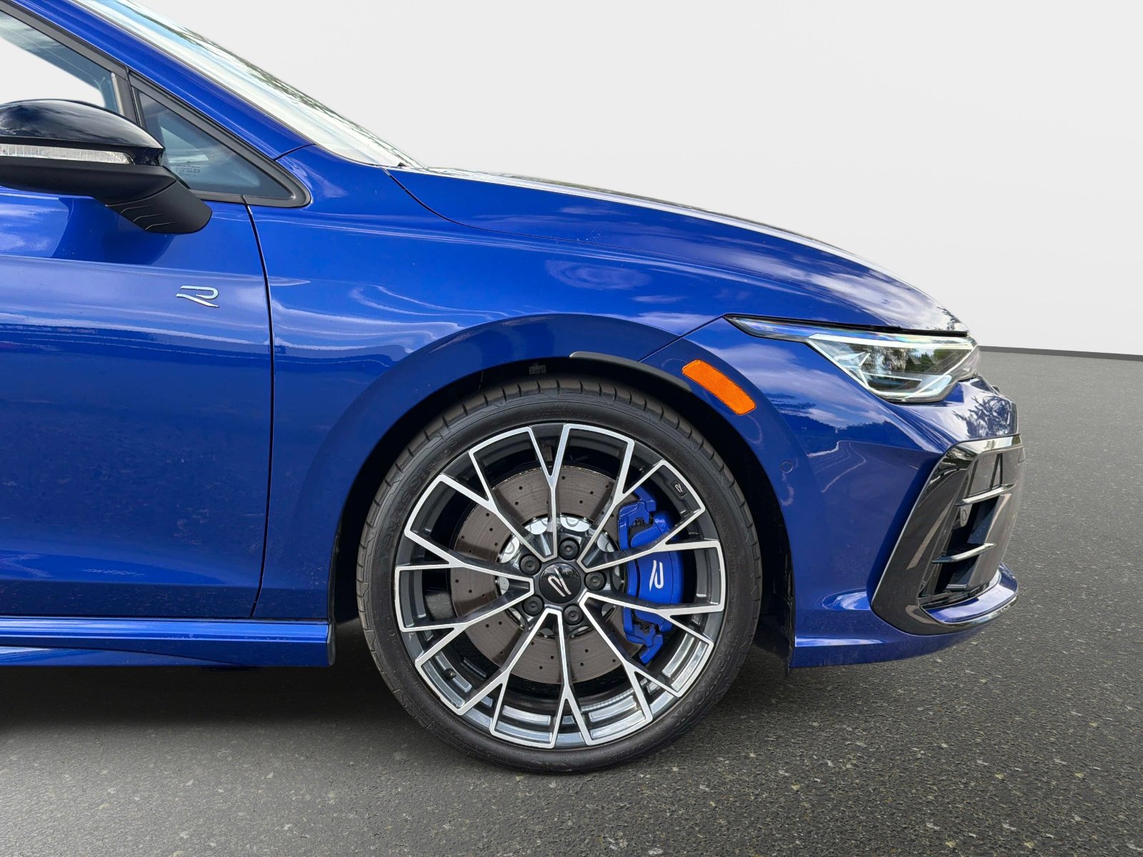 Used 2025 Volkswagen Golf image 21