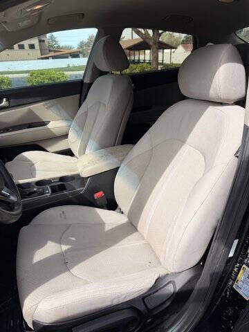 Used 2018 Kia Optima LX image 13