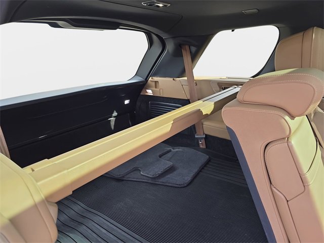 Used 2023 Land Rover Range Rover Long Wheelbase SE image 12