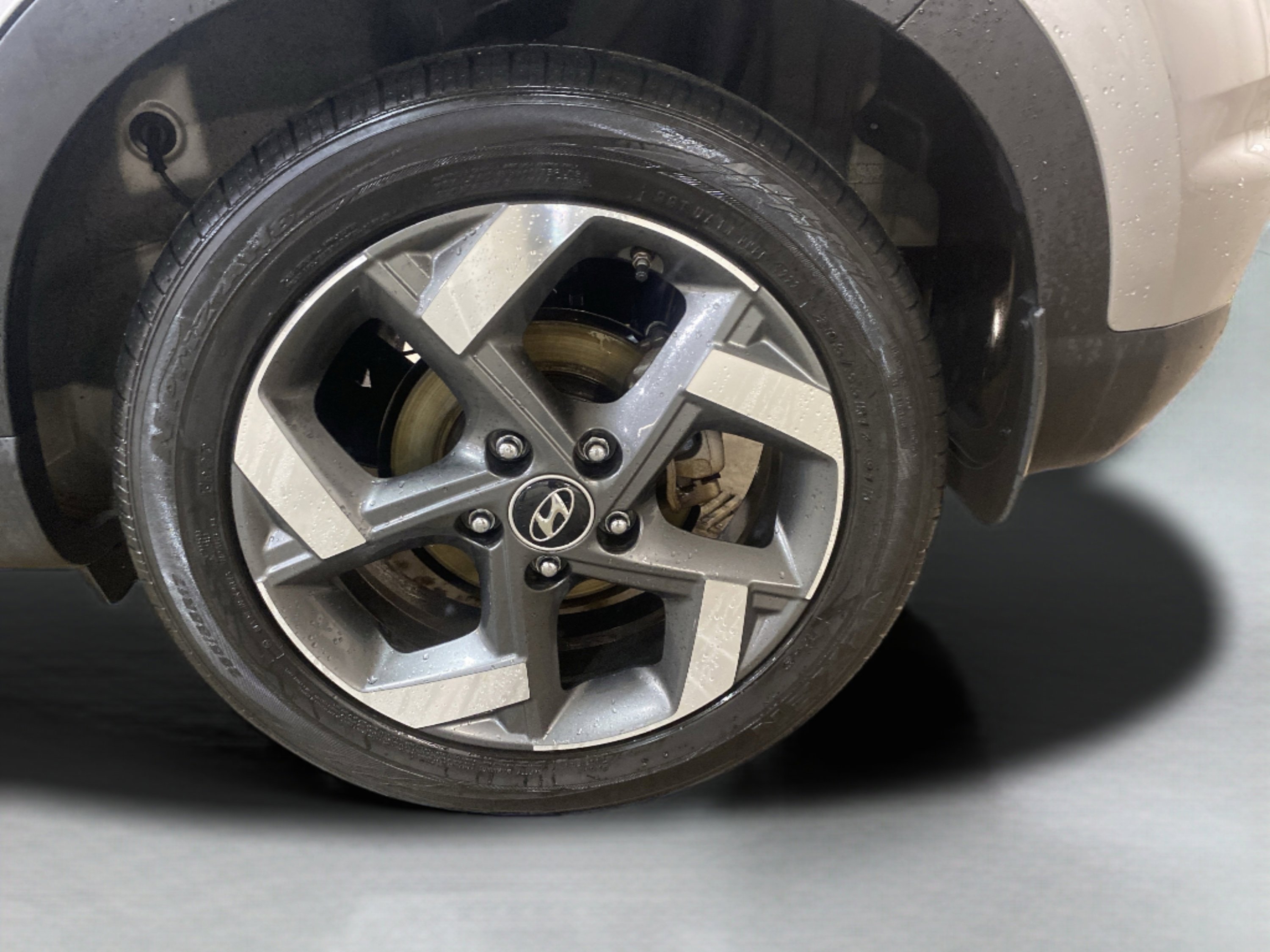 Used 2023 Hyundai Venue SEL image 9