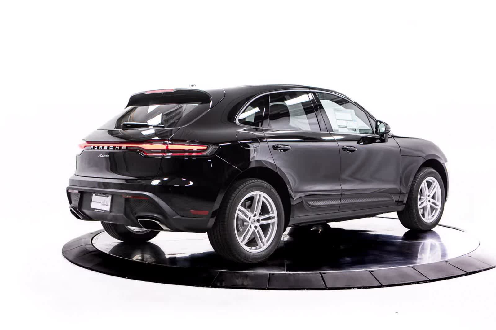 Certified 2026 Porsche Macan AWD/4WD image 7