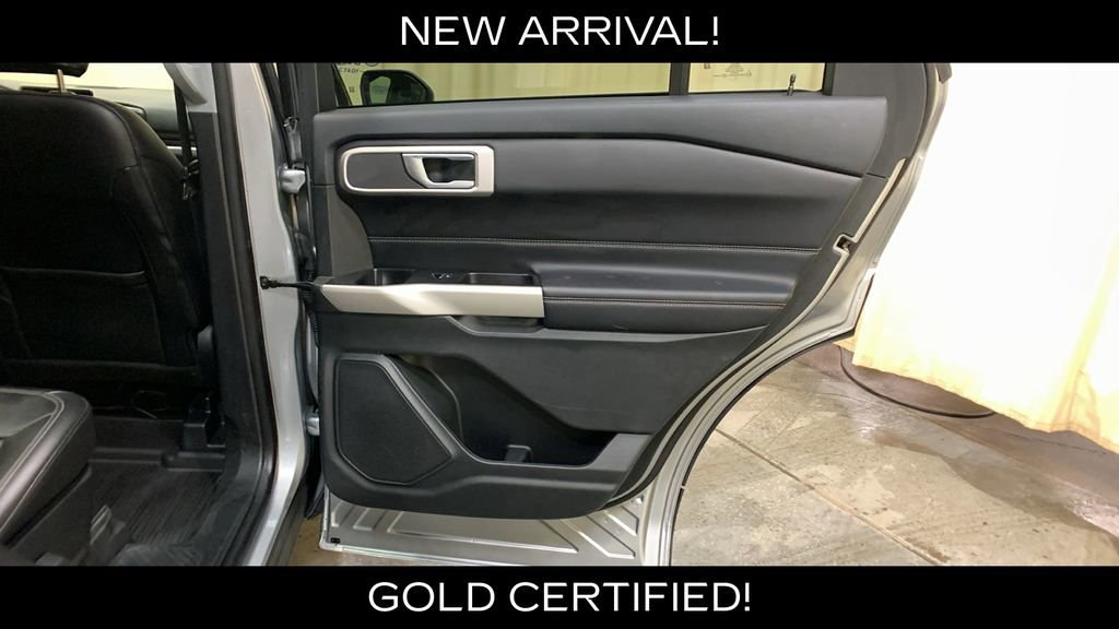 Used 2022 Ford Explorer XLT w/ Equipment Group 202A AWD/4WD image 13