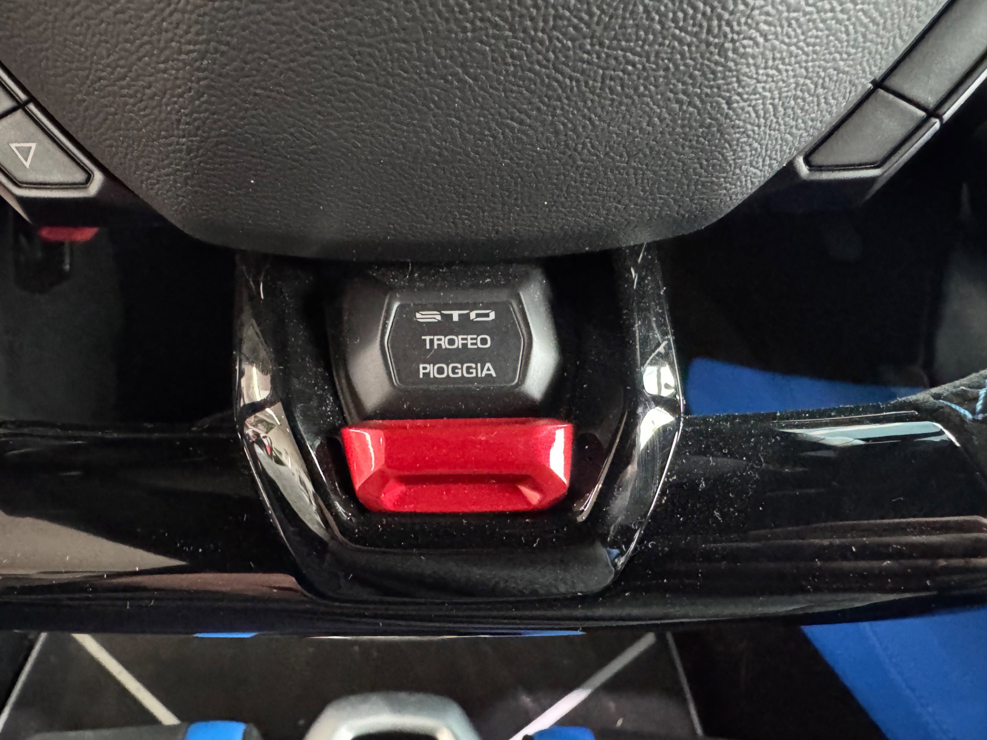 Used 2023 Lamborghini Huracan STO image 20