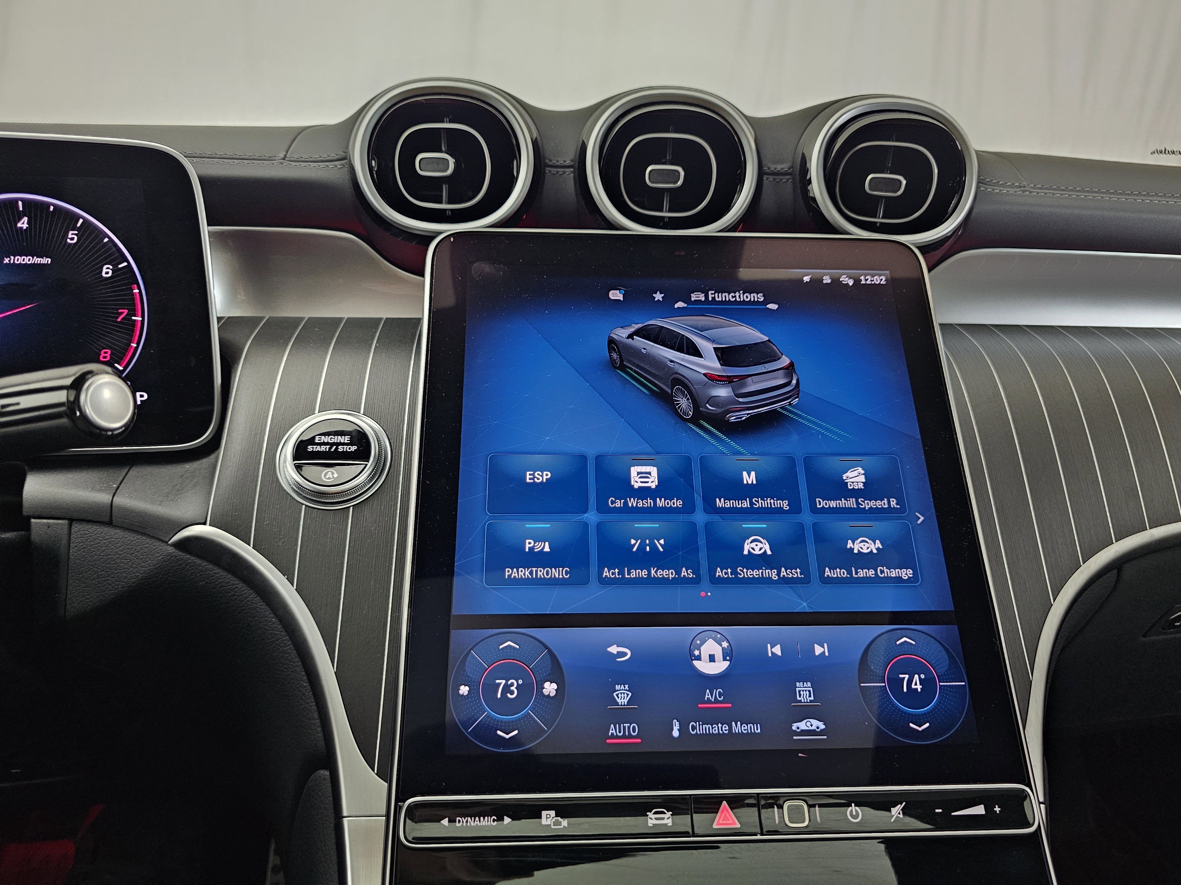 Used 2024 Mercedes-Benz GLC 300 4MATIC image 21