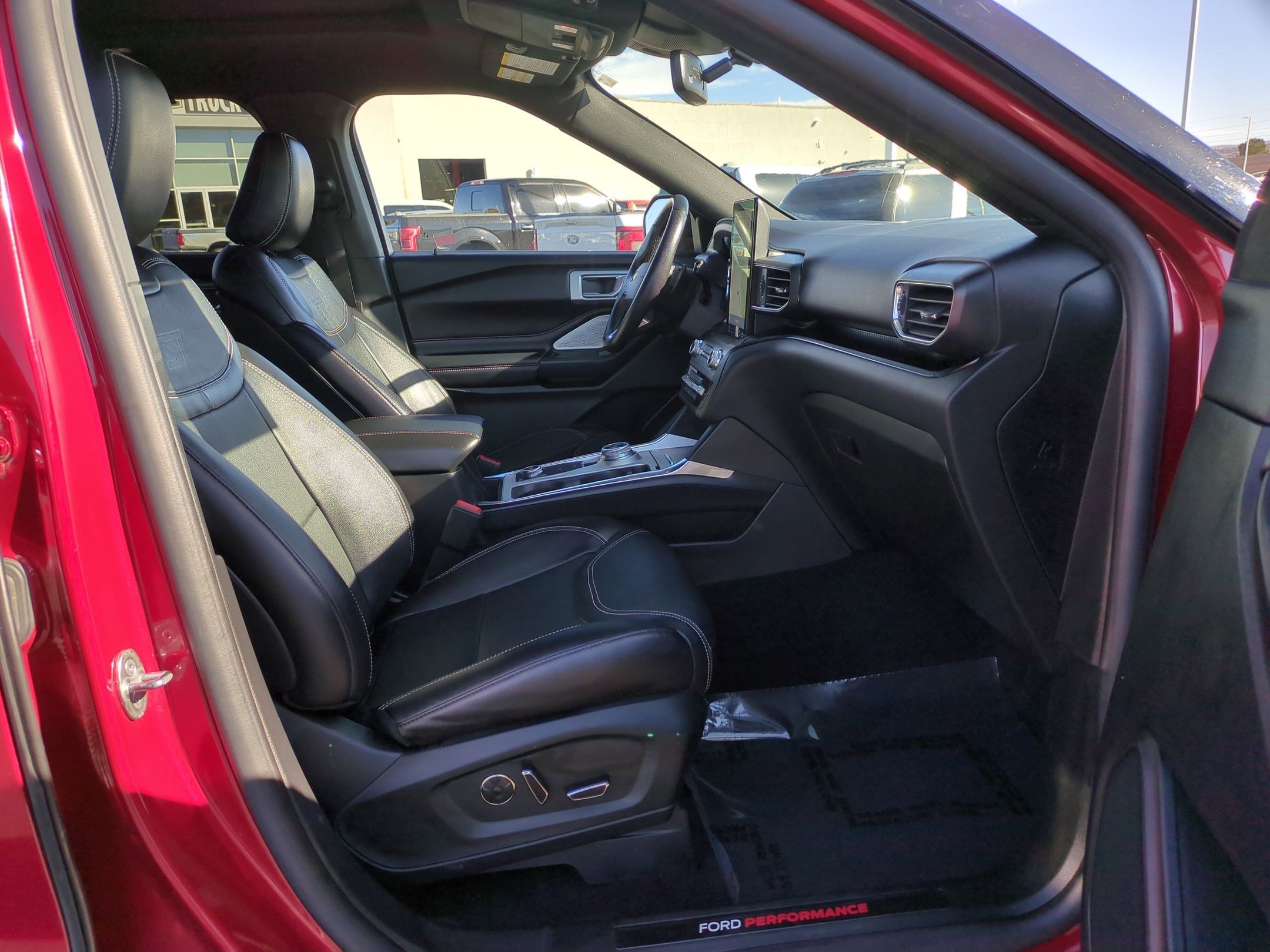 Used 2020 Ford Explorer ST w/ ST Street Pack image 32