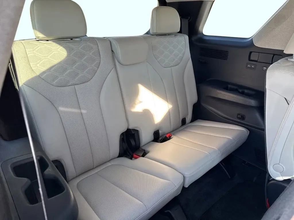 Used 2021 Hyundai Palisade Limited image 33