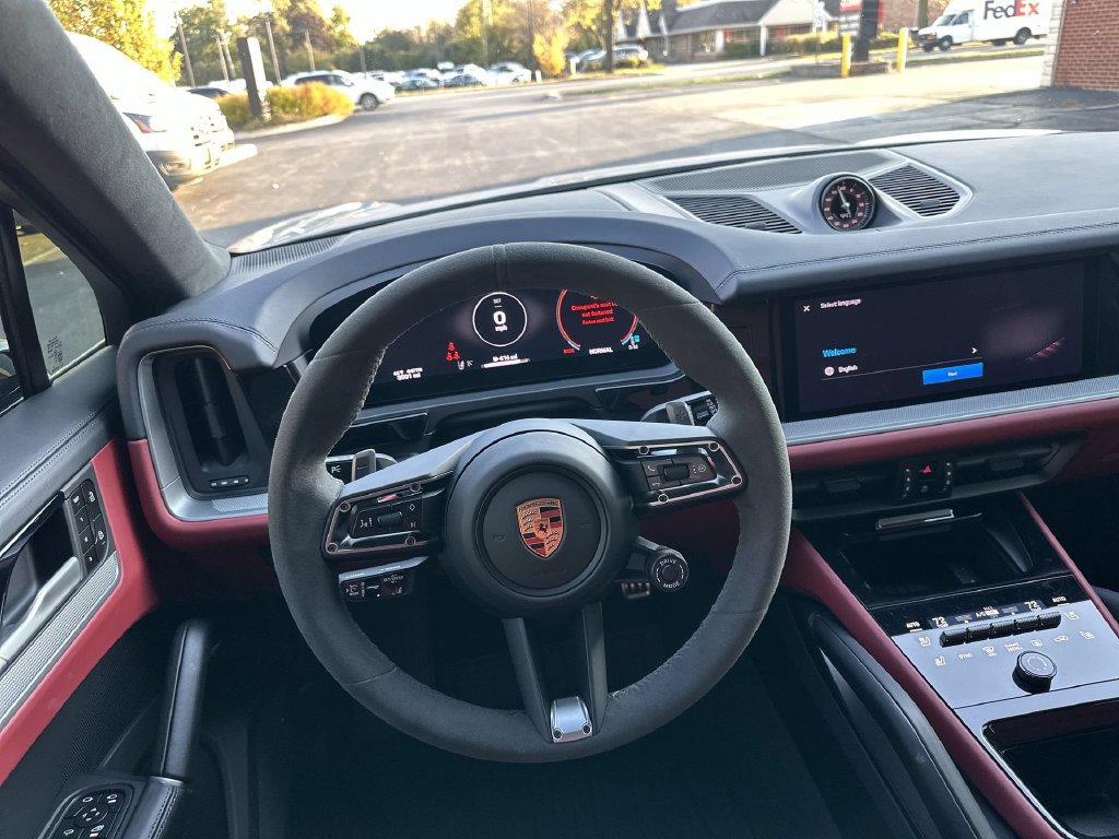 Used 2025 Porsche Cayenne GTS AWD/4WD image 11