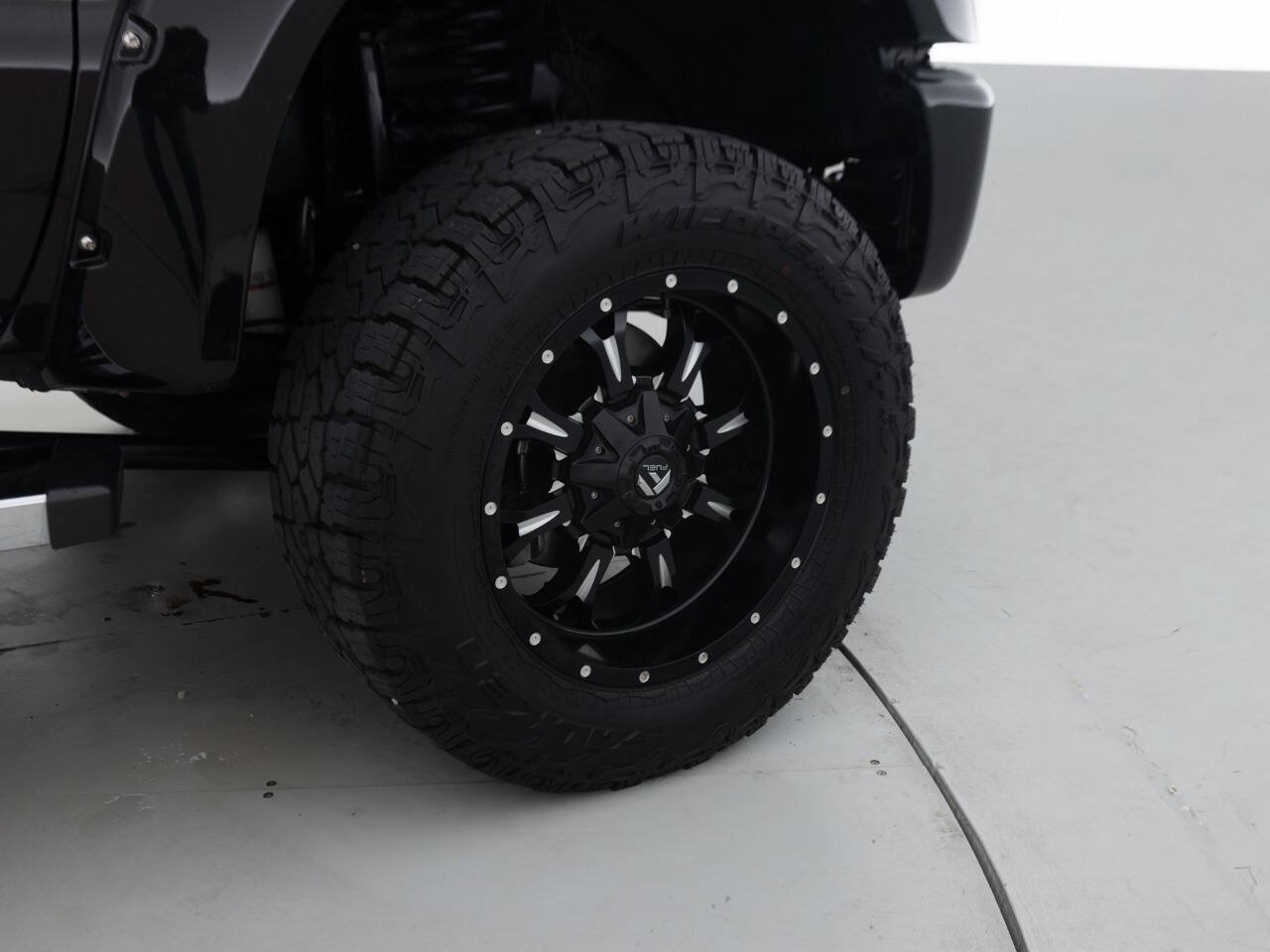 Used 2015 Ford F250 Platinum w/ FX4 Off-Road Package AWD/4WD image 19