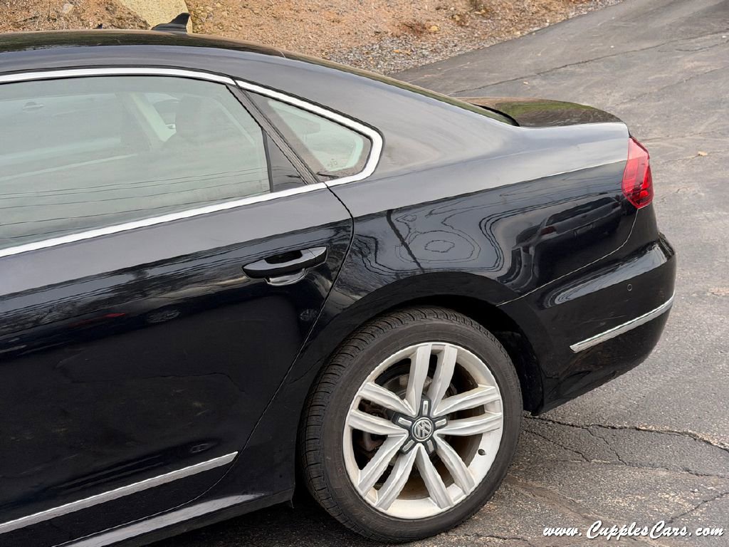 Used 2017 Volkswagen Passat 1.8T SEL Premium FWD image 31