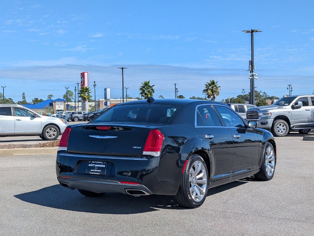 Used 2020 Chrysler 300 Touring w/ Chrome Appearance Package RWD image 7