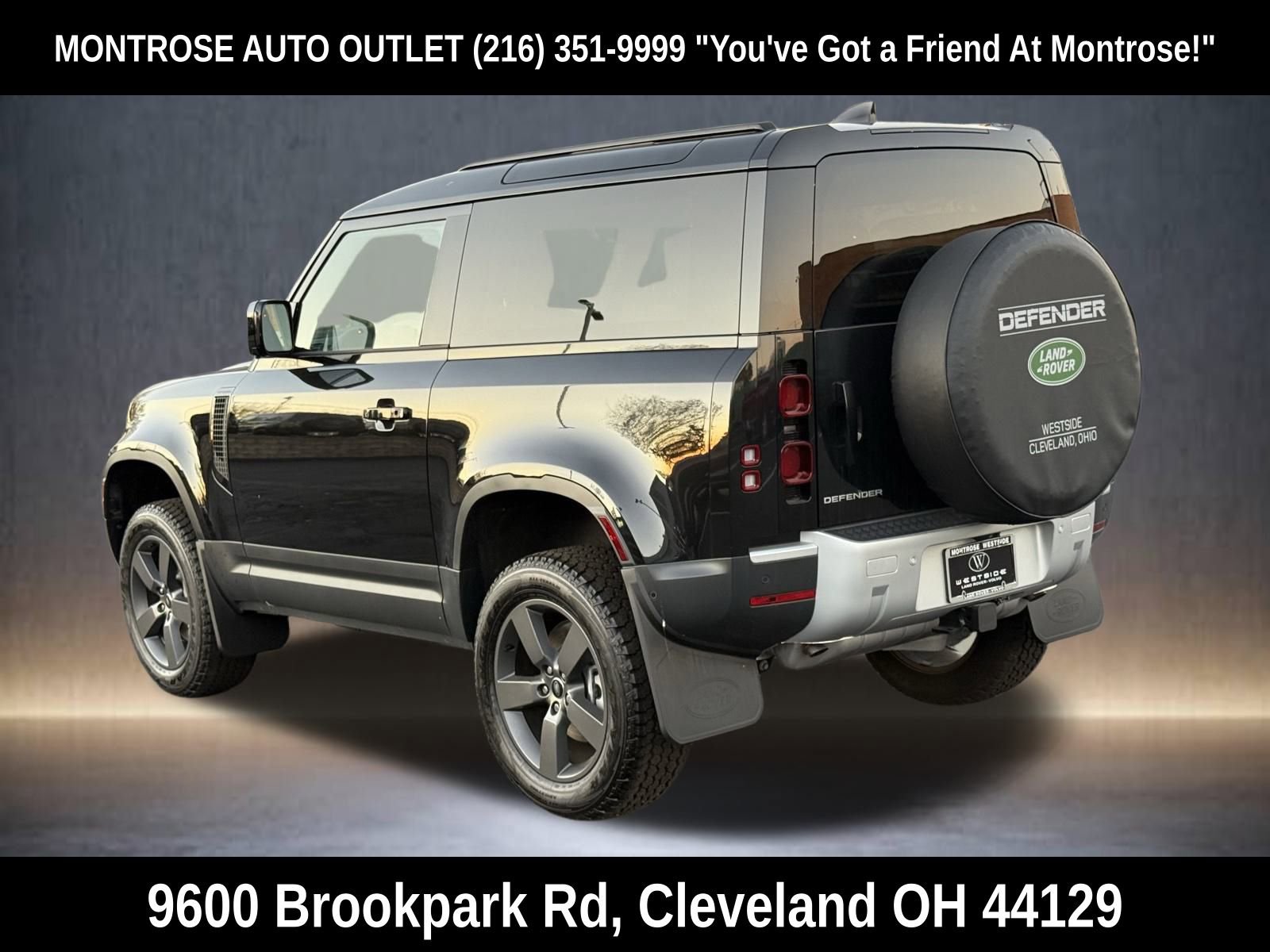 New 2025 Land Rover Defender 90 S image 4