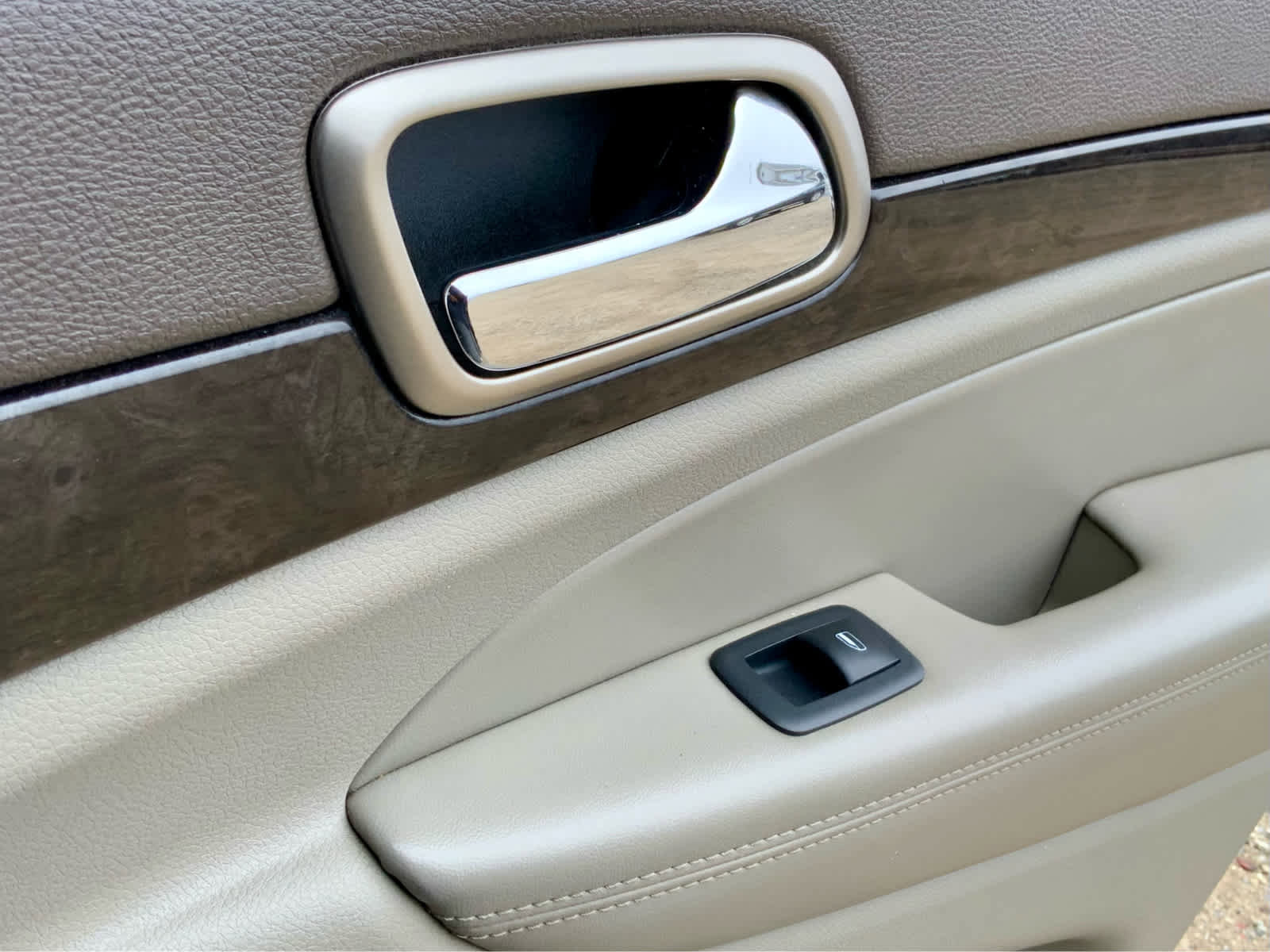 Used 2012 Jeep Grand Cherokee Laredo image 51