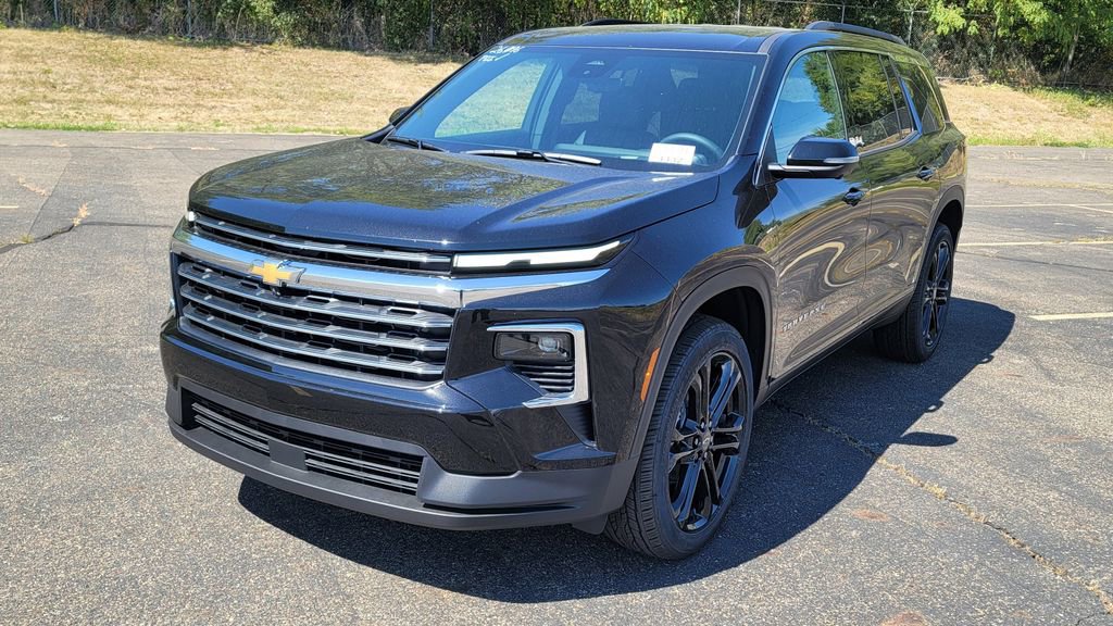 New 2026 Chevrolet Traverse LT w/ Driver Confidence Package image 3