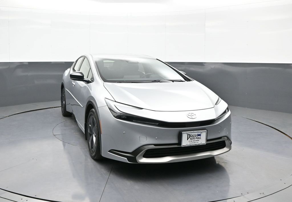 Certified 2024 Toyota Prius Prime SE image 3