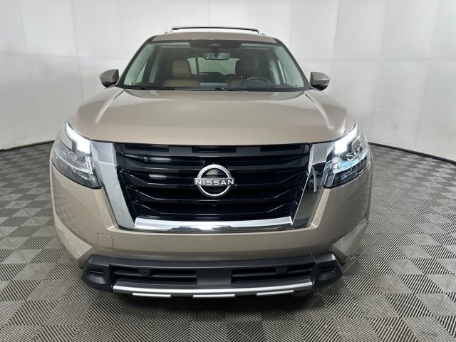 Used 2023 Nissan Pathfinder Platinum image 8