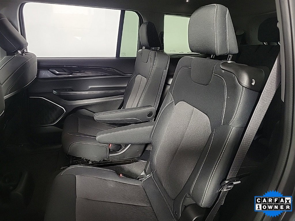 Used 2022 Jeep Grand Cherokee L Laredo w/ Luxury Tech Group I image 16