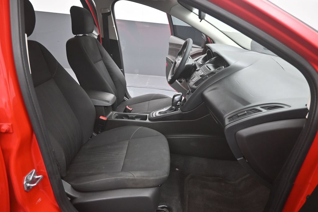 Used 2016 Ford Focus SE FWD image 10